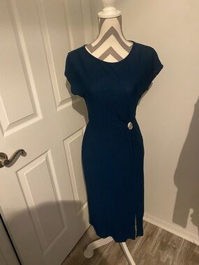 Monteau LA Midi Dress with Side Ring Detail